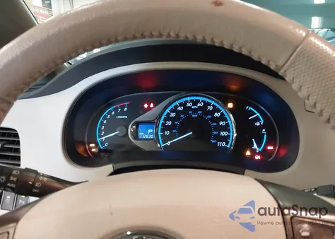 2014 Toyota Sienna Xle 7 Passenger z USA, uszkodzony, nr VIN 5TDDK3DC6ES076022